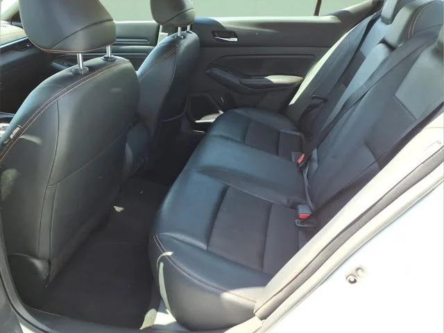 Used 2022 White Nissan 2.5 SR image 19