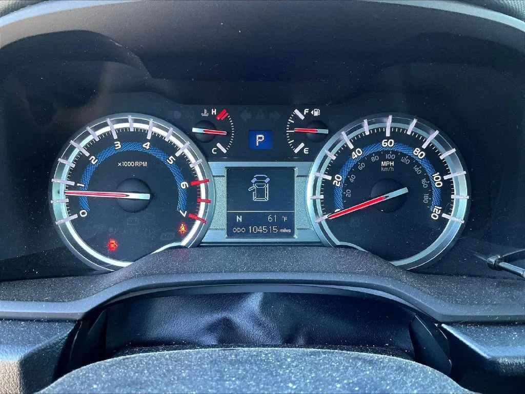 Used 2019 Midnight Black Metallic Toyota SR5 image 8
