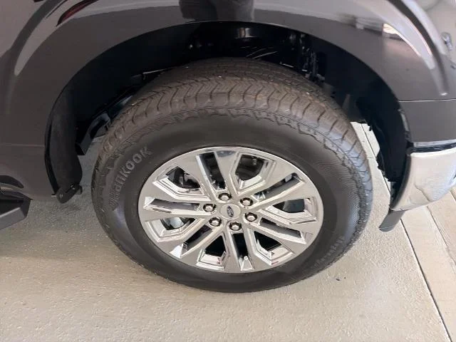 New 2026 Agate Black Metallic Ford Lariat® image 27