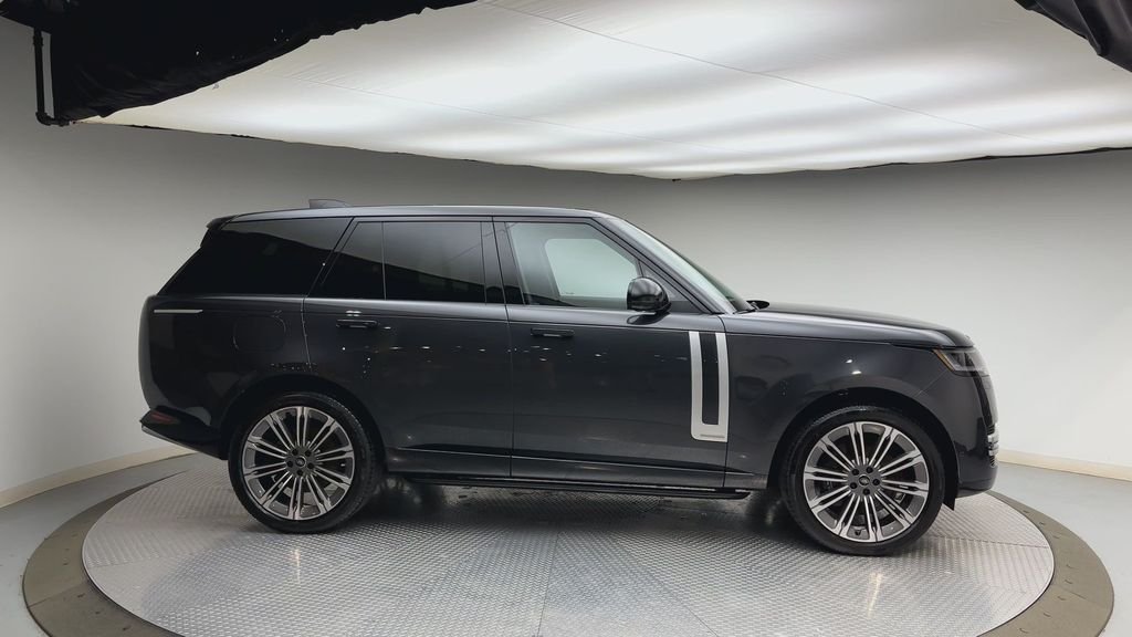 Used 2025 Carpathian Gray Premium Metallic Land Rover Autobiography image 9