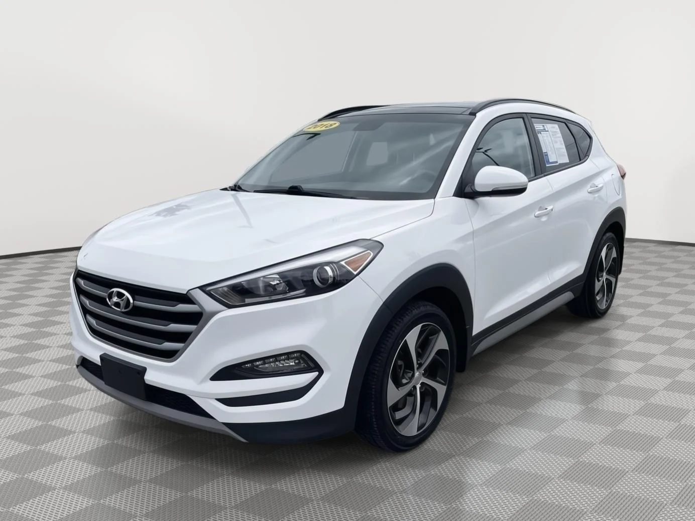 Used 2018 Dazzling White Hyundai Value image 9