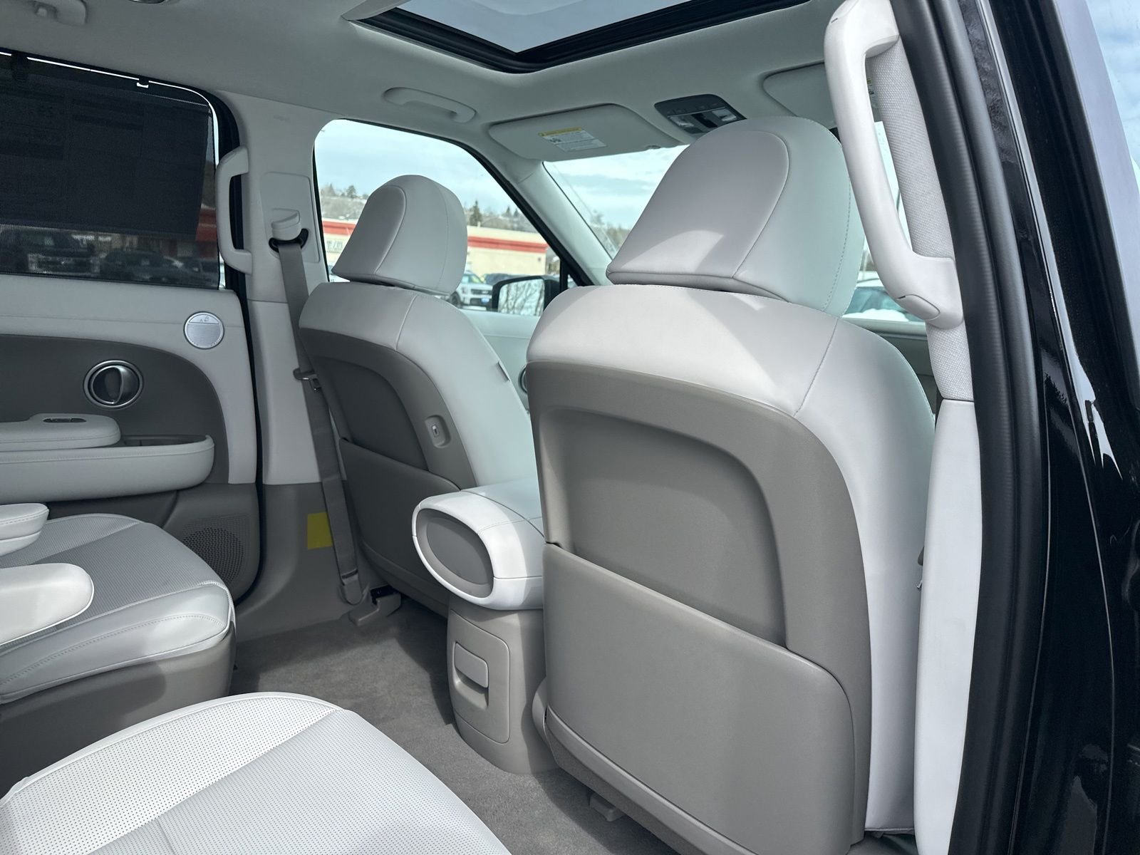 New 2026 Black Hyundai SEL Premium 7P image 33