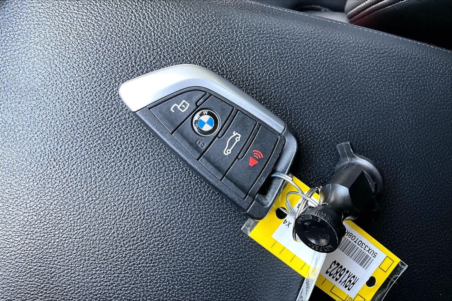 Used 2024 Alpine White BMW xDrive30i image 15