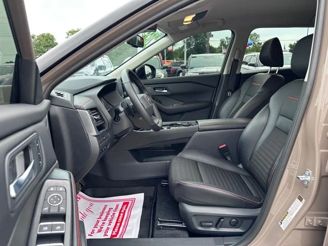 Certified Used 2025 Beige/tan Nissan Rock Creek image 11