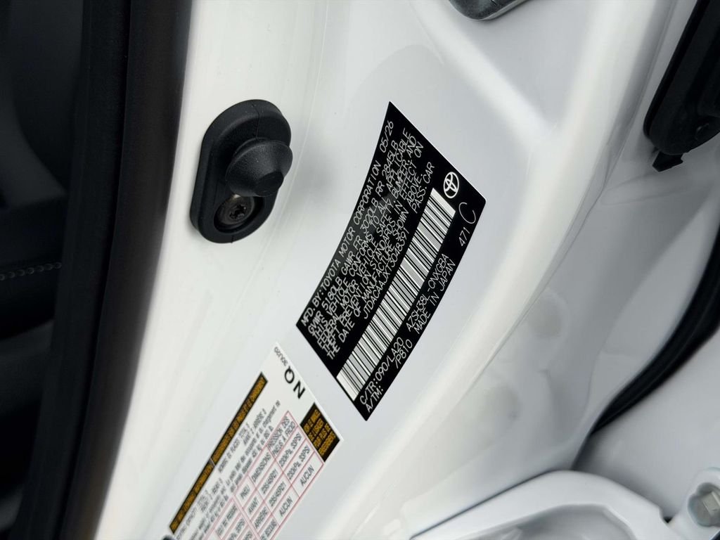 New 2026 Oxygen White <sup>1</sup> Toyota  Limited image 25