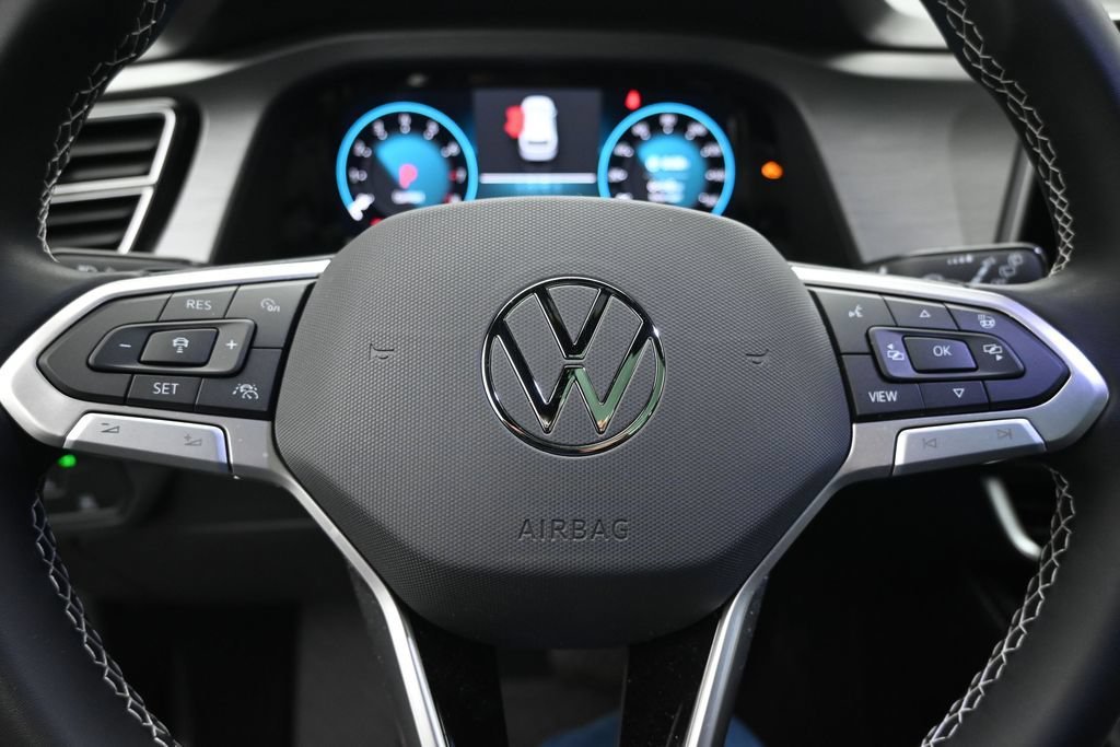 Used 2026 Green Volkswagen SE w/Technology image 11