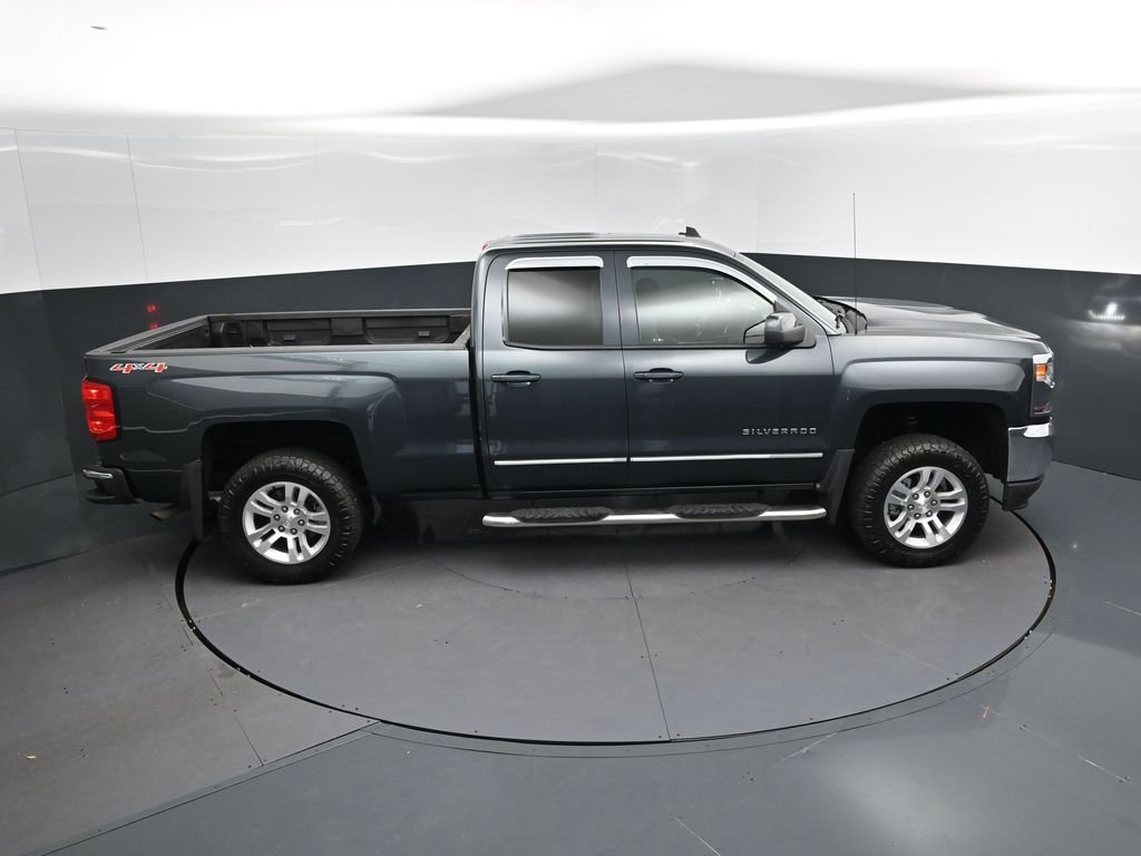 Used 2017 Gray Chevrolet LT image 33