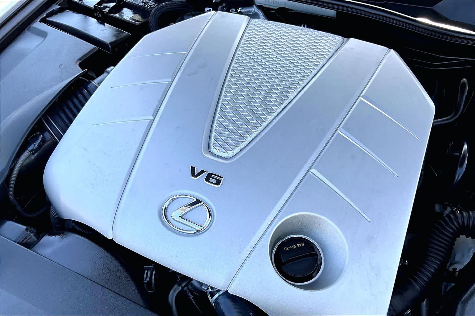 Used 2015 Starfire Pearl Lexus  image 31