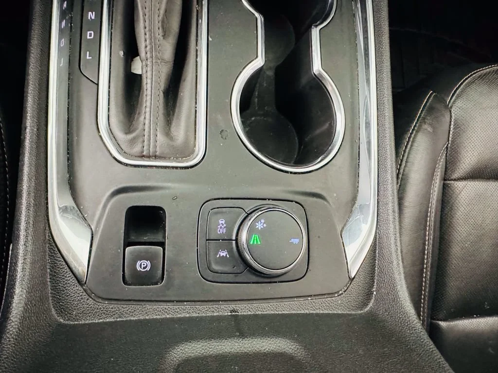 Used 2020 SUMMIT WHITE Chevrolet Premier image 21