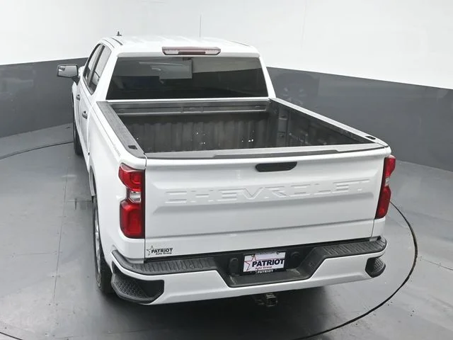 Used 2022 White Chevrolet Custom image 37
