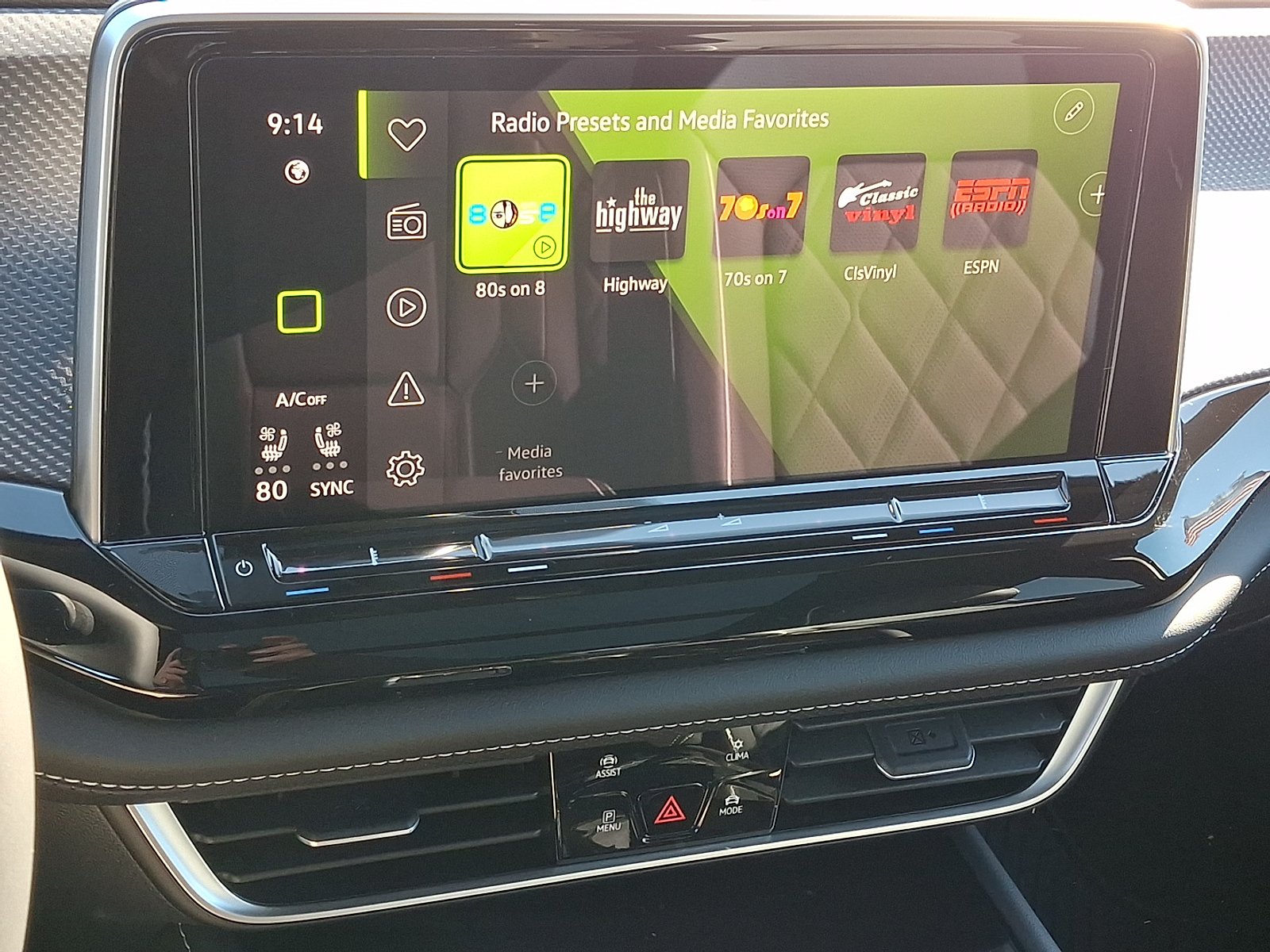 2026 Volkswagen Atlas Cross Sport SEL Premium R-Line photo 4