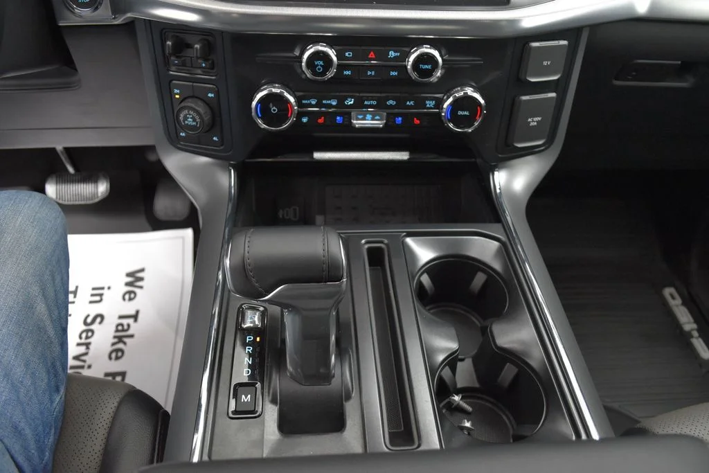 2025 Ford F-150 Lariat - Photo 11