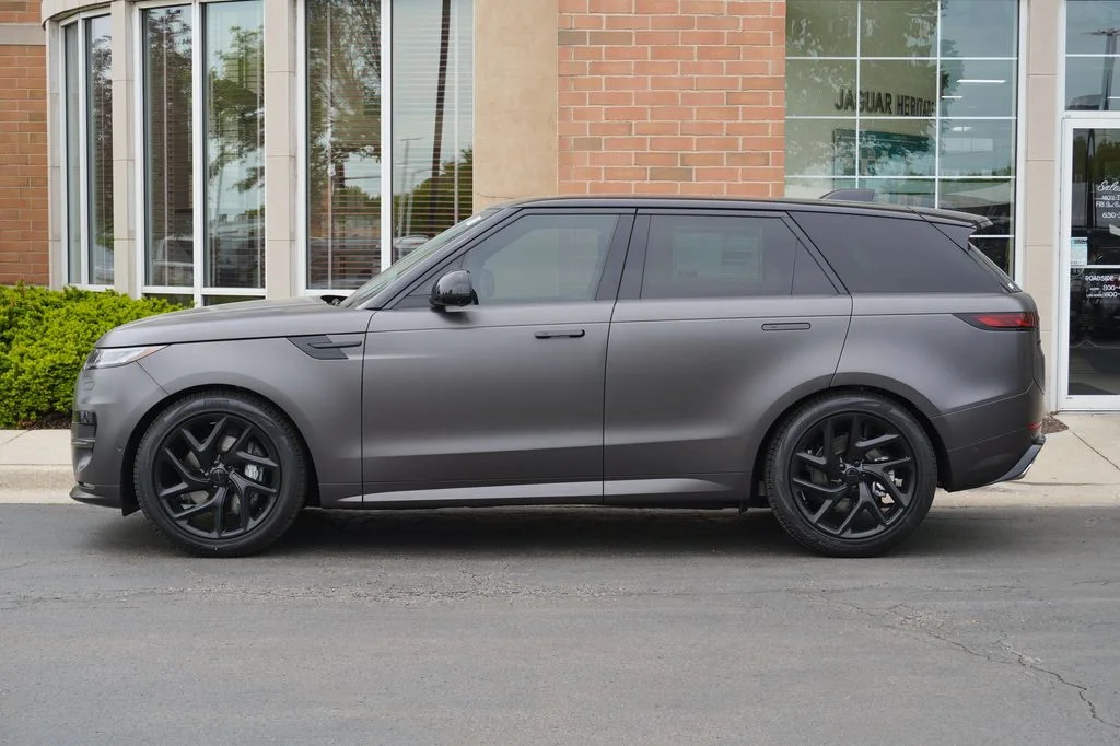 New 2026 Charente Grey Land Rover Dynamic SE image 2