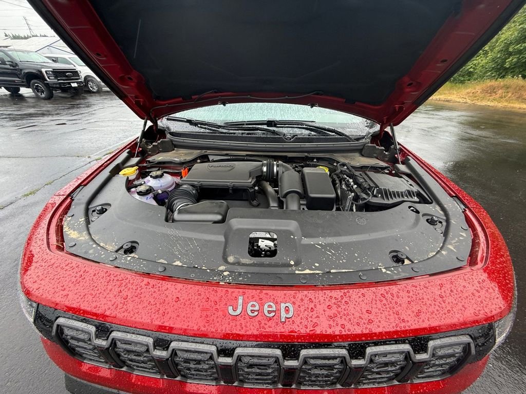 New 2026 Red Hot Pearl-Coat Exterior Paint Jeep Limited image 21