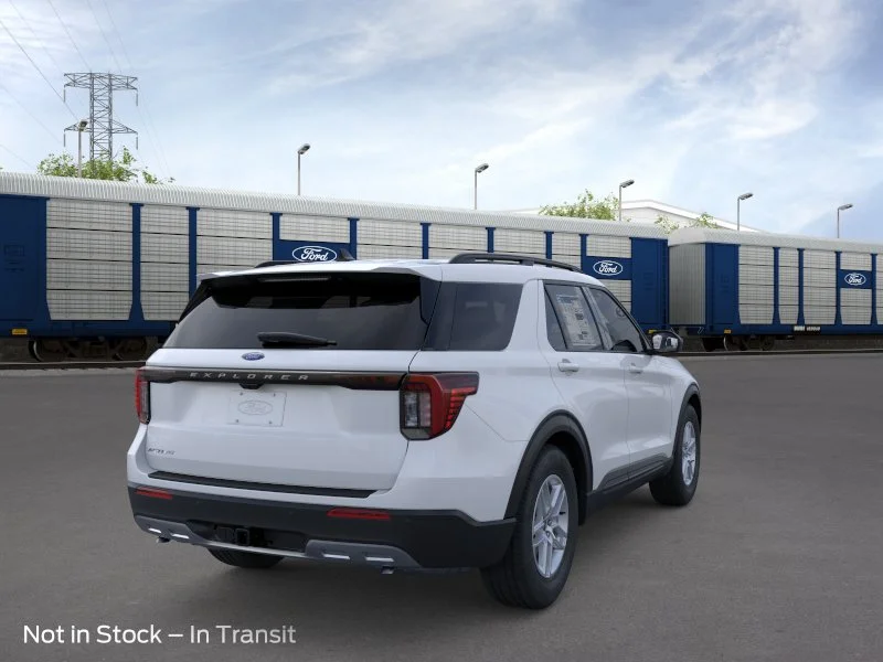 New 2026 Space White Metallic Ford Active image 8