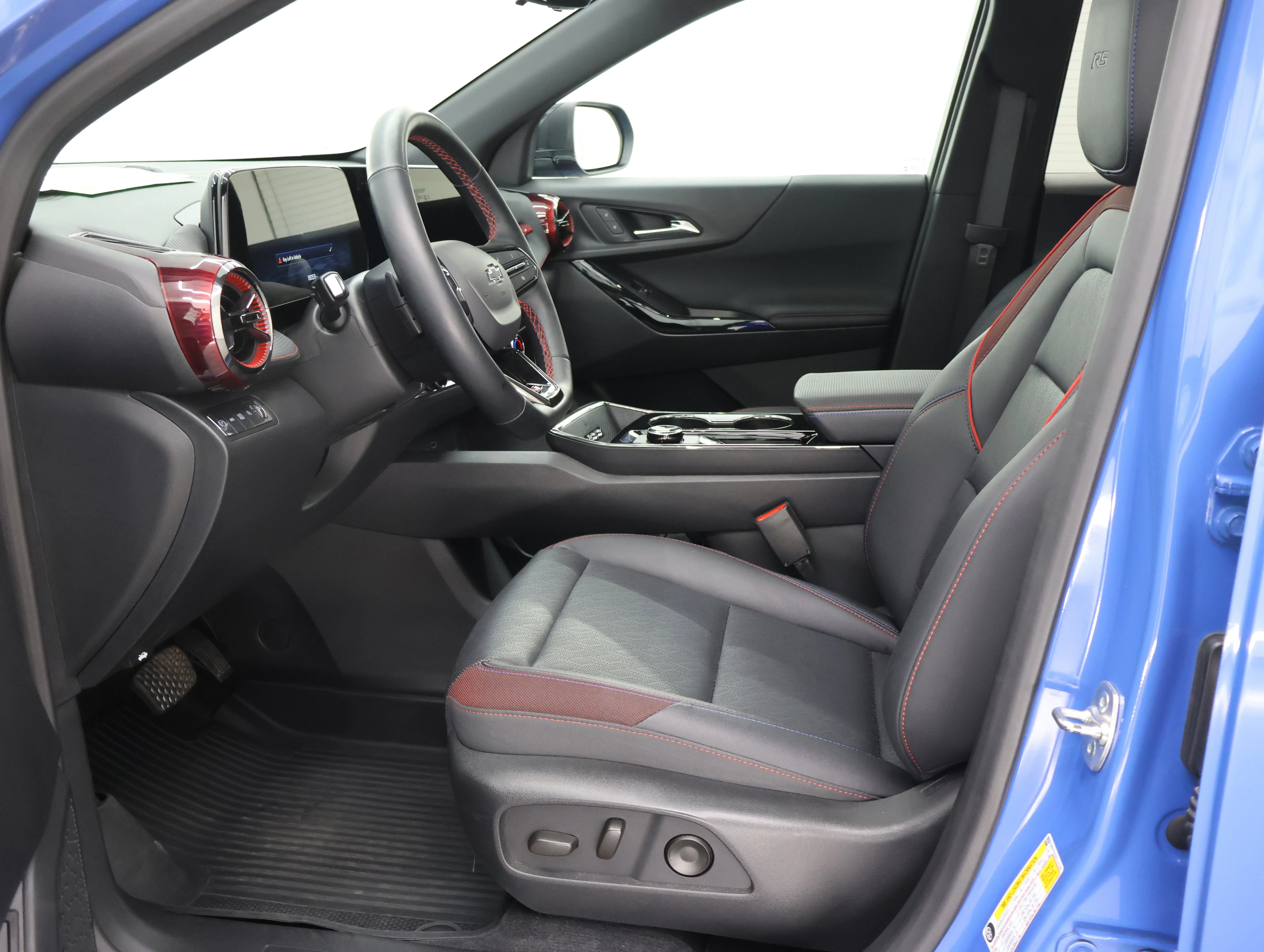 Used 2025 Reef Blue Metallic Chevrolet RS image 8