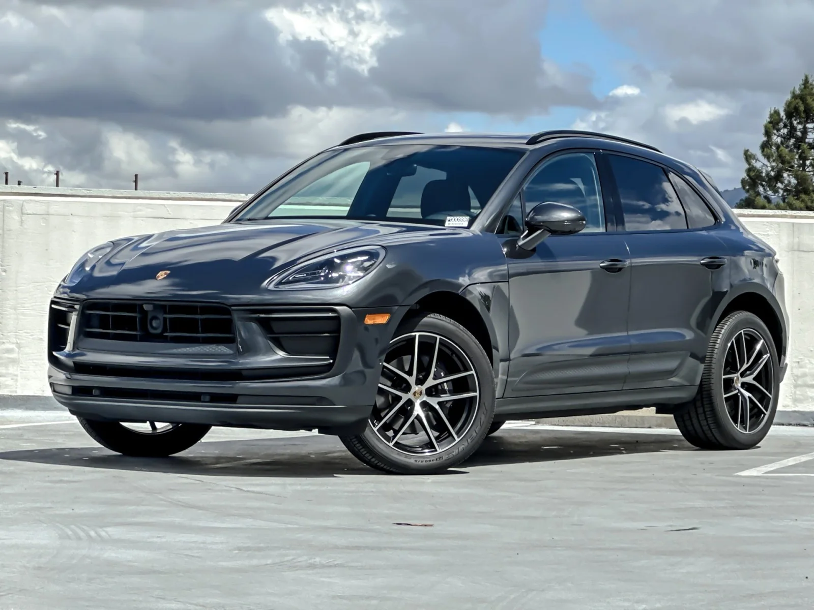 2023 Porsche Macan Base