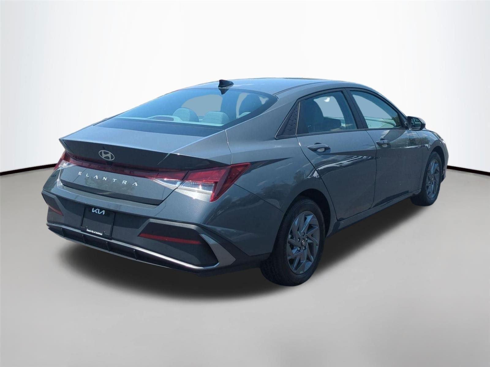 Used 2024 Ecotronic Gray Hyundai SEL image 15