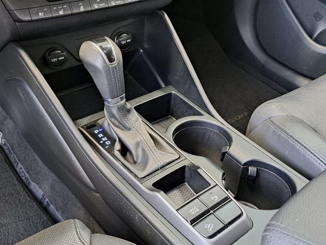 Used 2018 Silver Hyundai Limited image 18