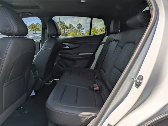 New 2026 White Frost Tricoat Buick Avenir image 16