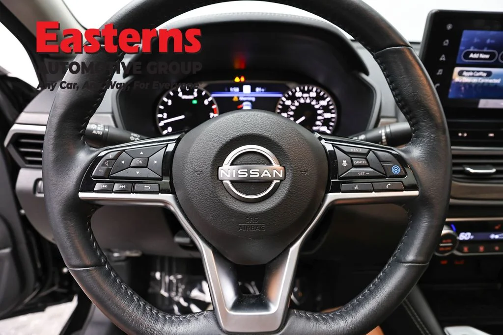 Used 2023 Black Nissan 2.5 SL image 10