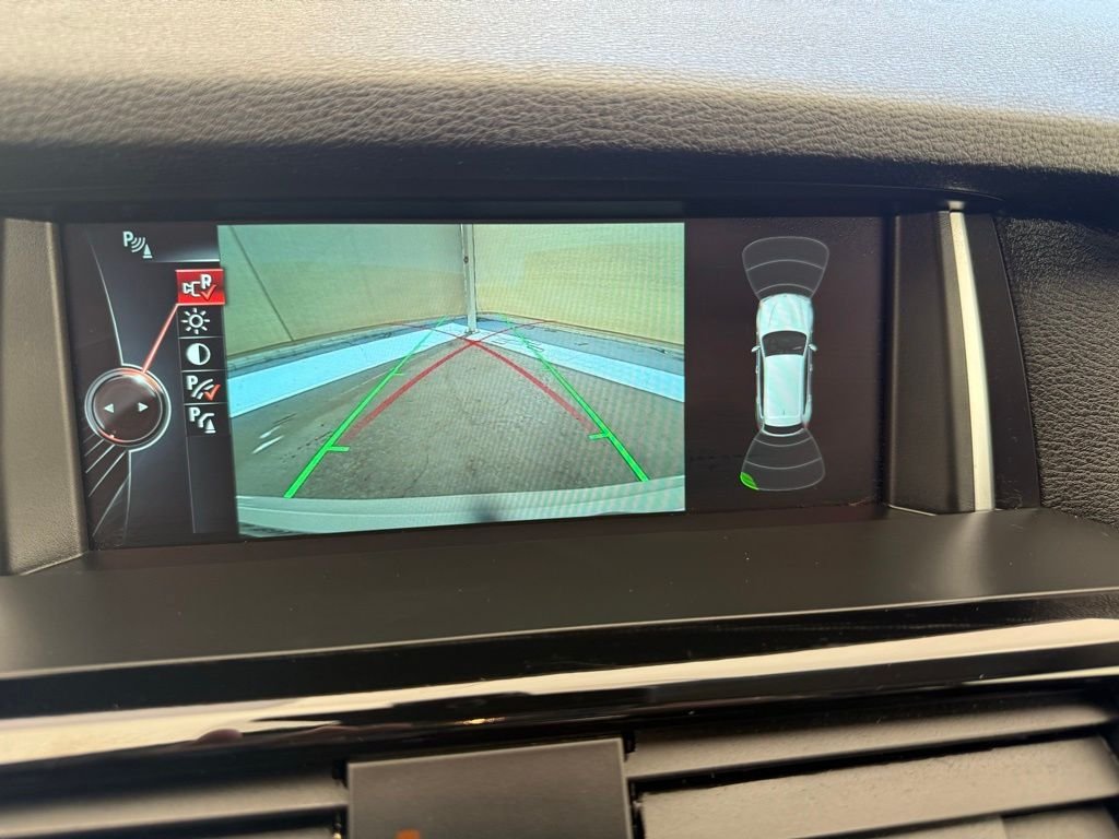 Used 2016 White Metallic BMW xDrive28i image 40