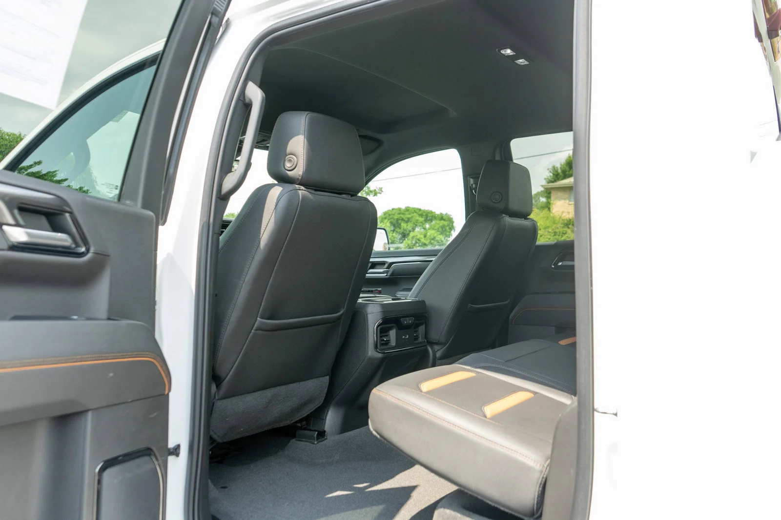 Used 2023 Summit White GMC AT4 image 29