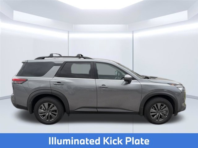 Used 2024 Gray Nissan SV image 5