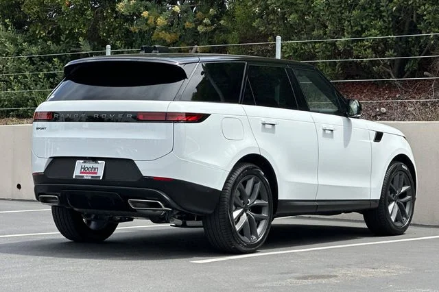 New 2026 Fuji White Land Rover SE image 5