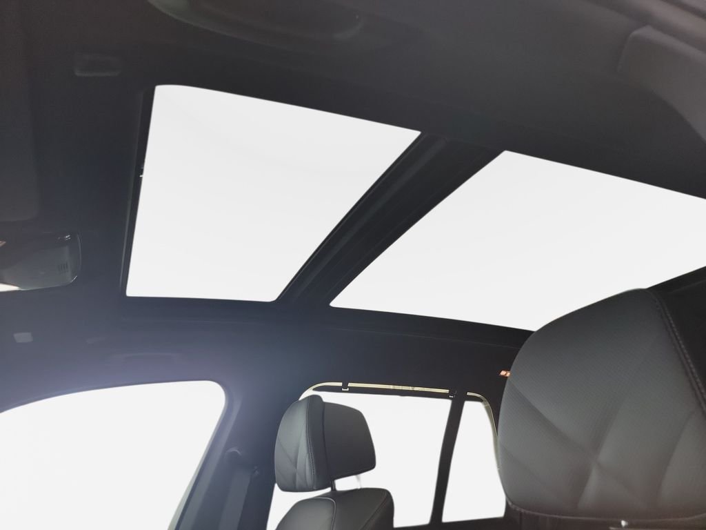 New 2026 Black Sapphire Metallic BMW xDrive50e image 20