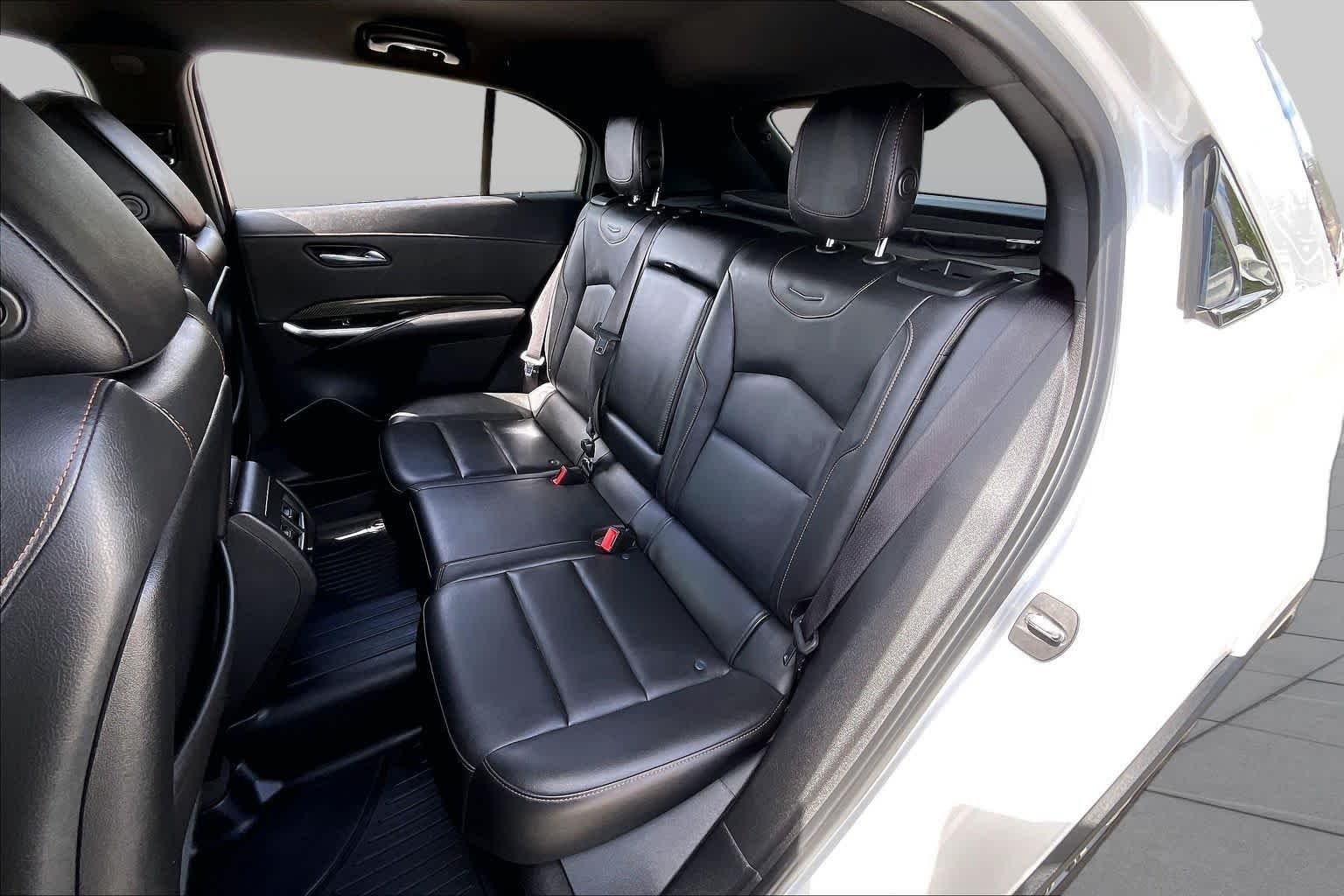 Used 2019 CRYSTAL WHITE TRICOAT Cadillac FWD Sport image 17