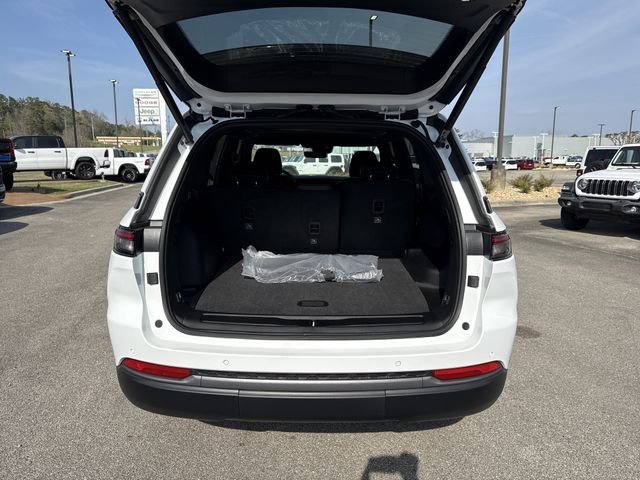 New 2026 White Jeep Altitude image 19