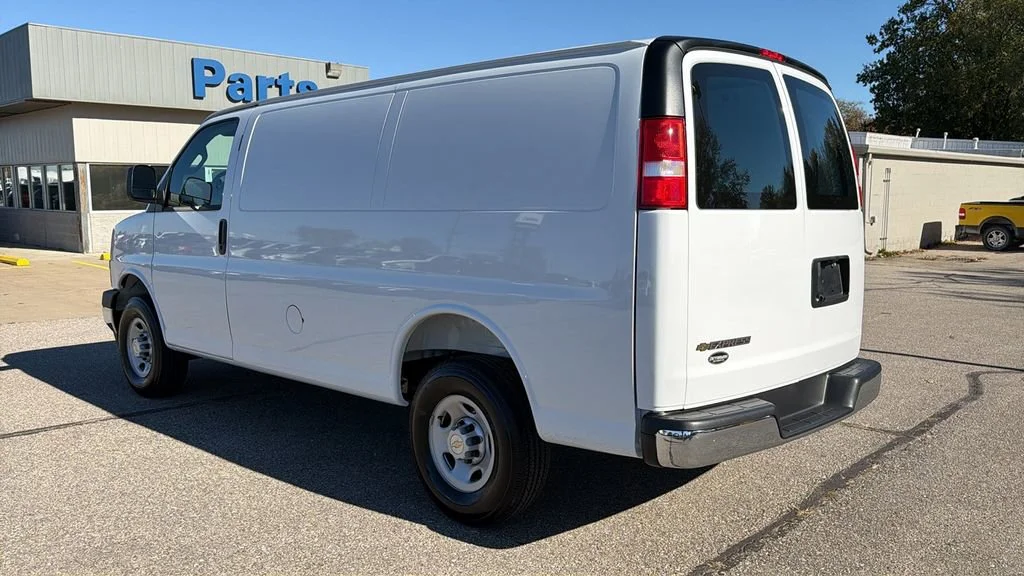 2025 Chevrolet Express Cargo Work Van - Photo 5