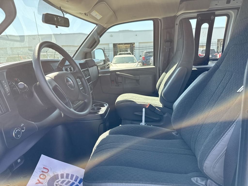 Used 2025 Summit White GMC Work Van image 57
