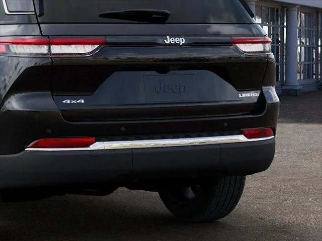 New 2026 Diamond Black Crystal Pearlcoat Jeep Limited image 13