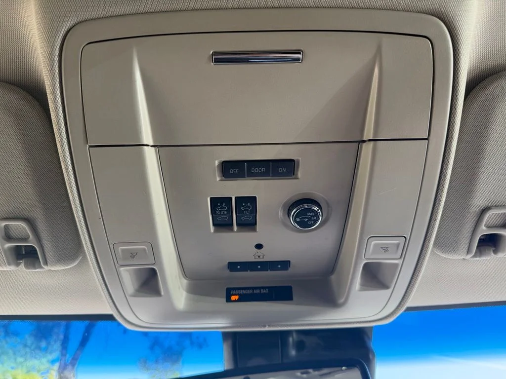Used 2016 Iridescent Pearl Tricoat Chevrolet LTZ image 23