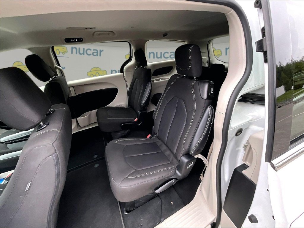 Used 2024 White Chrysler LX image 15