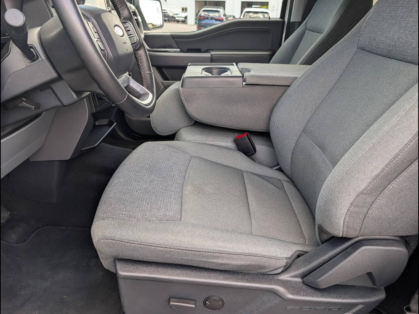 Used 2025 White Ford XLT image 11
