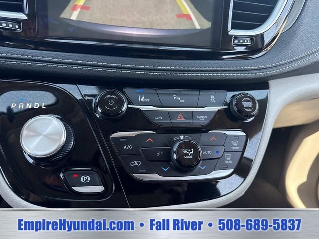 2023 Chrysler Pacifica Hybrid Touring L - Photo 26