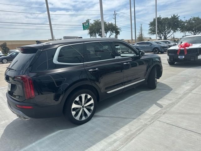 Used 2022 Black Kia S image 28
