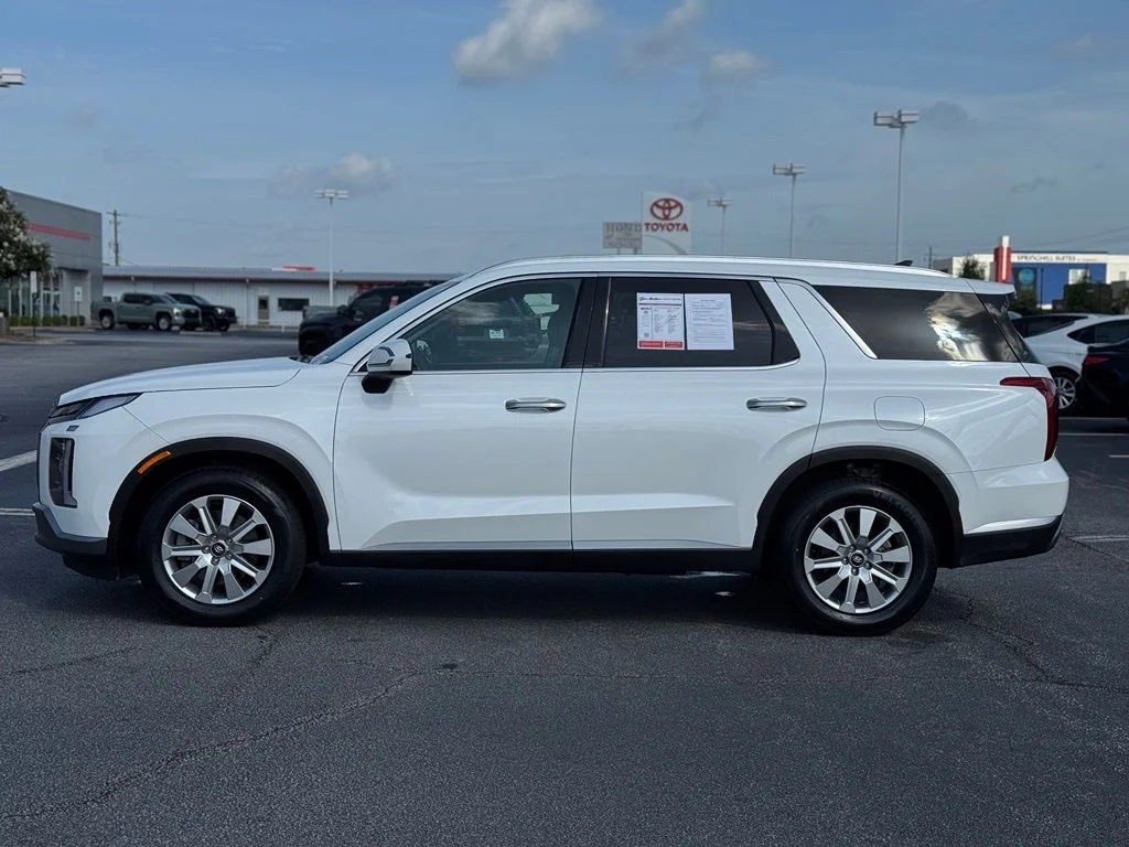 Used 2024 White Hyundai SEL image 8