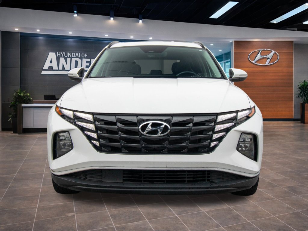 Used 2023 White Hyundai SEL image 4