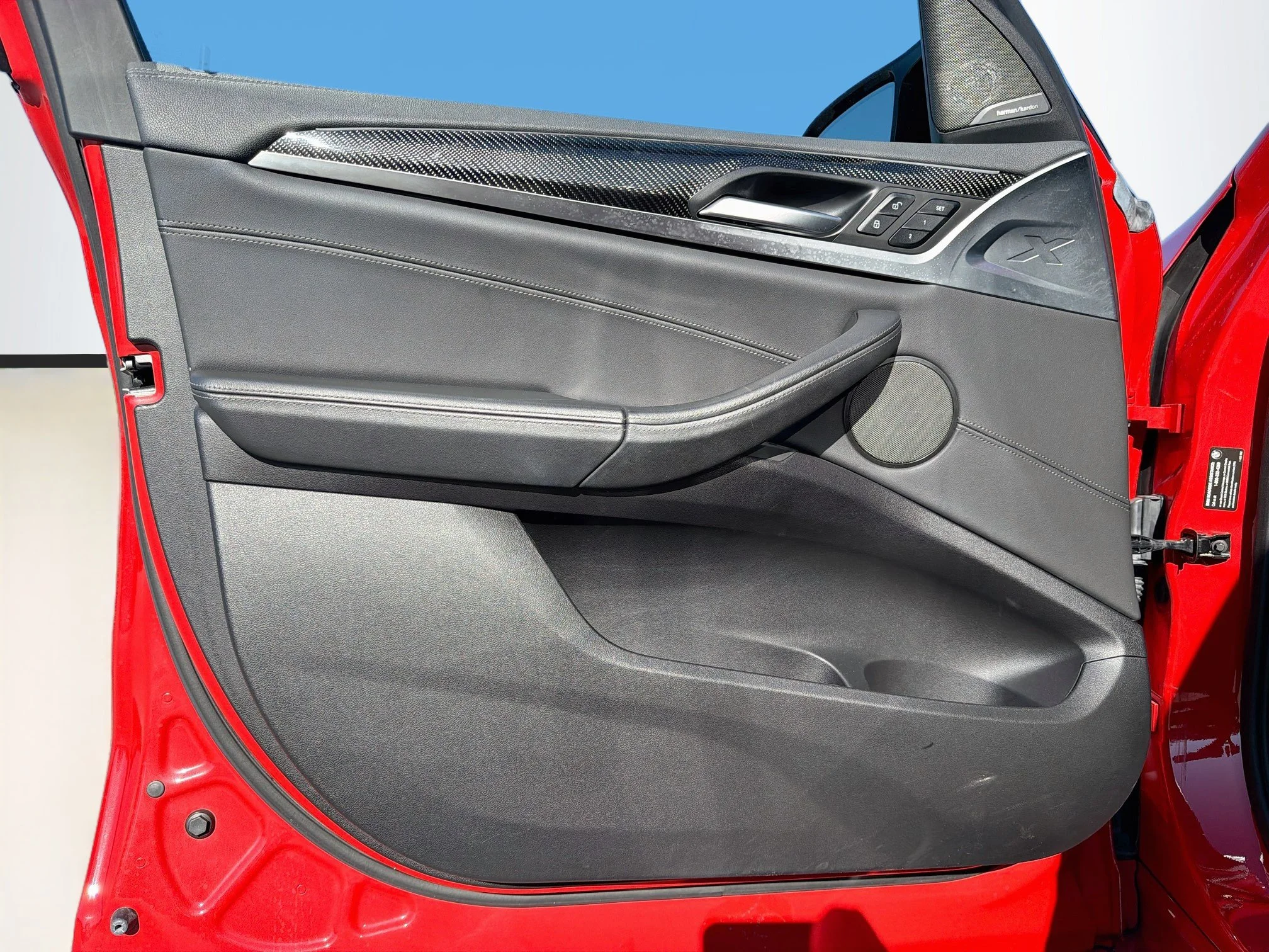 Used 2023 Toronto Red Metallic BMW M image 22