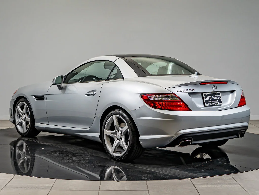 Used 2013 Silver Mercedes-Benz SLK 250 image 7