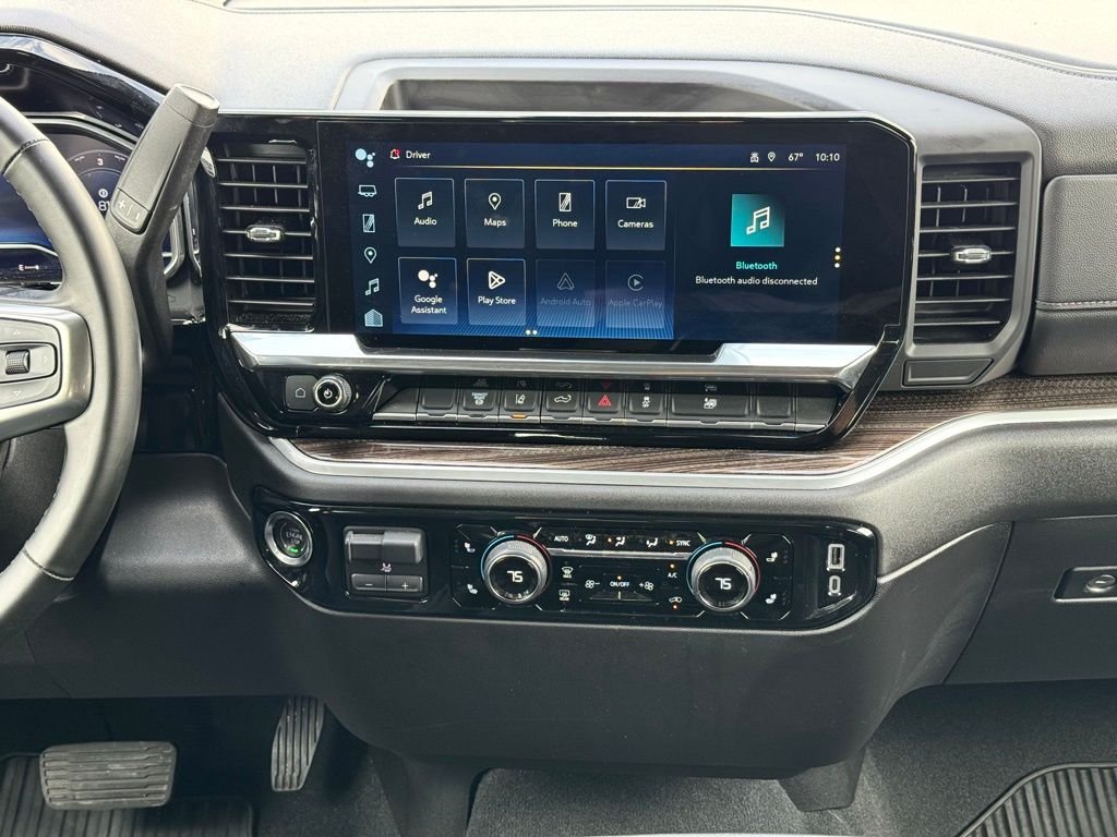 Used 2025 White Chevrolet LT image 28
