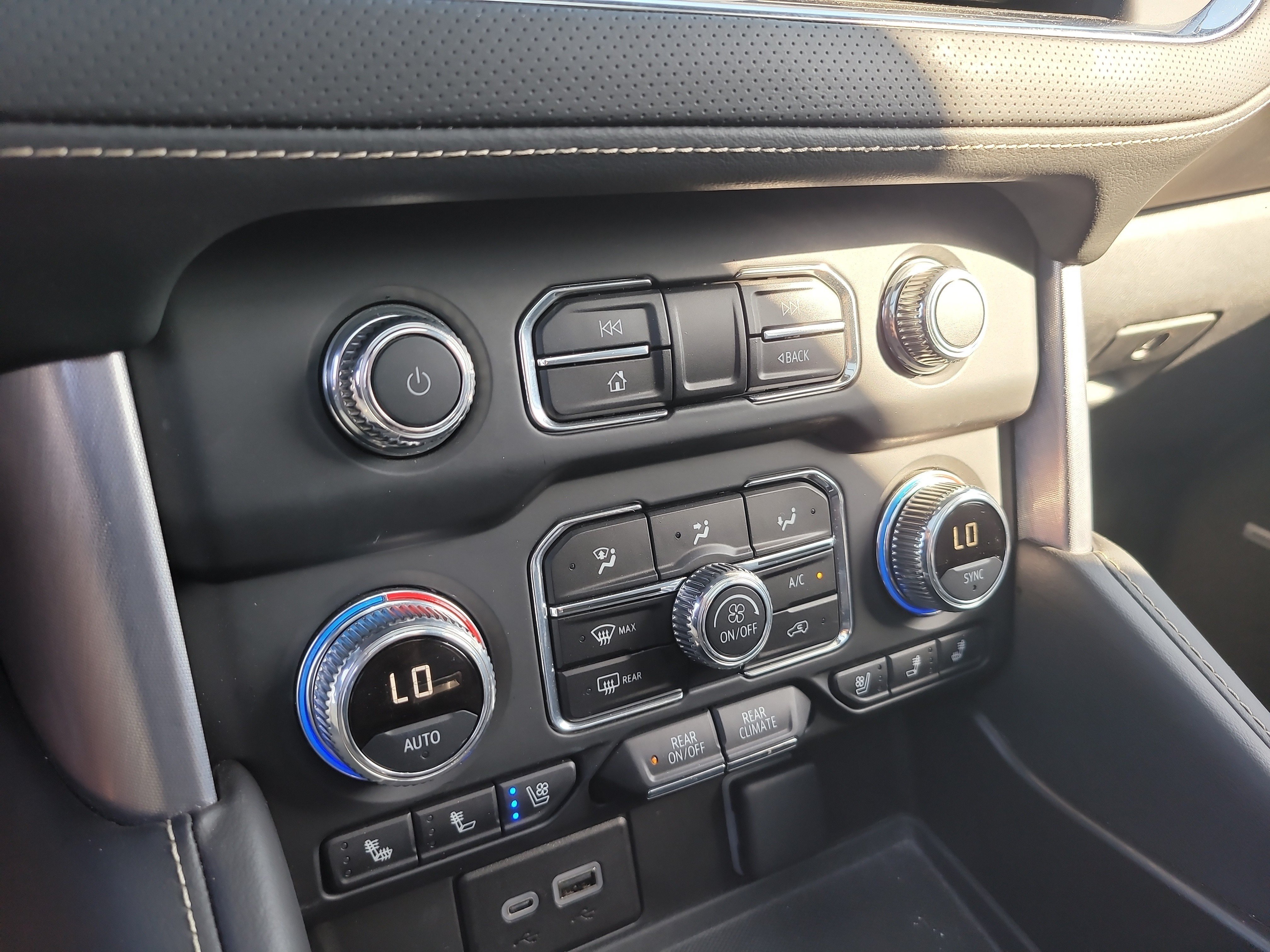 Used 2024 Sterling Metallic GMC SLT image 25