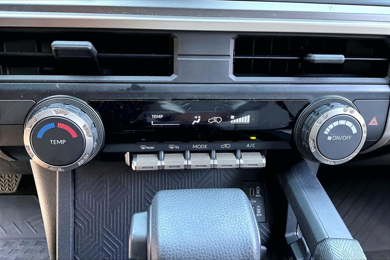 Used 2026  Toyota SR5 image 23