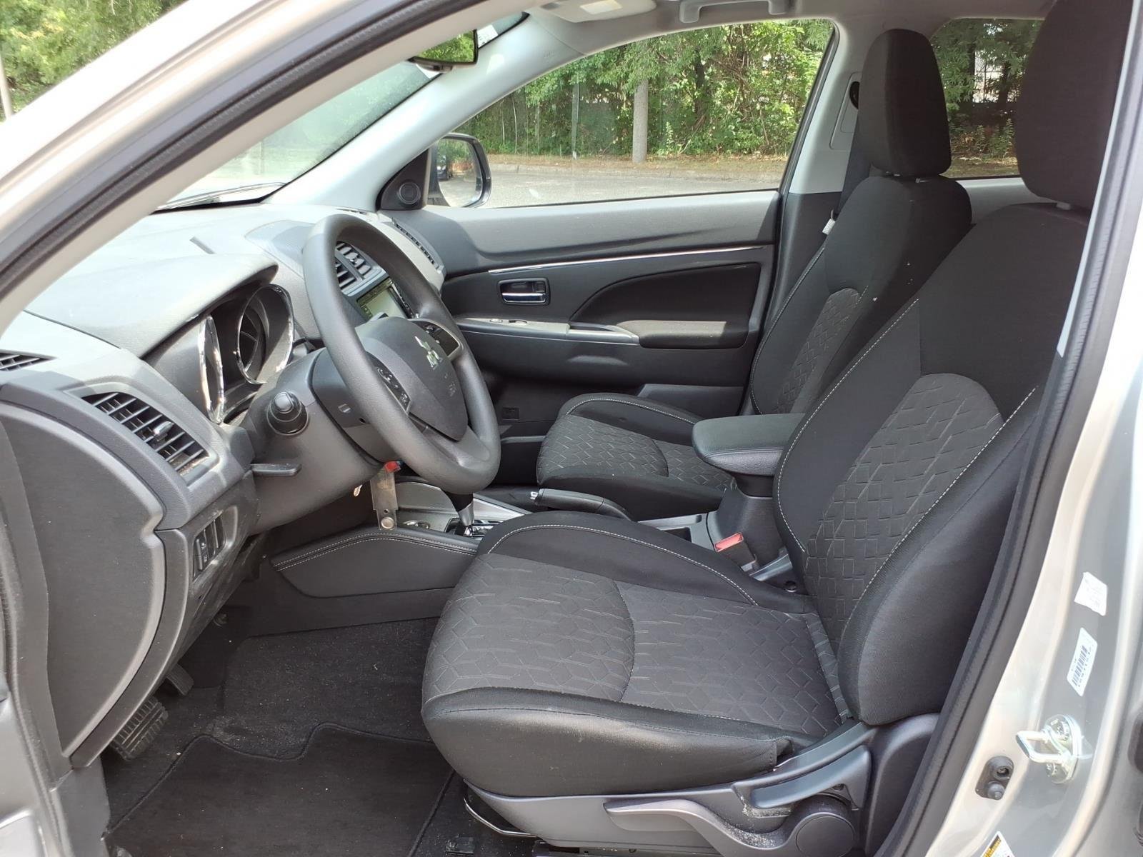 Used 2025  MITSUBISHI  image 15