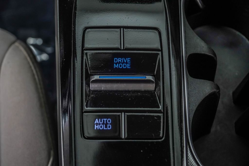Used 2023 White Hyundai SEL image 19