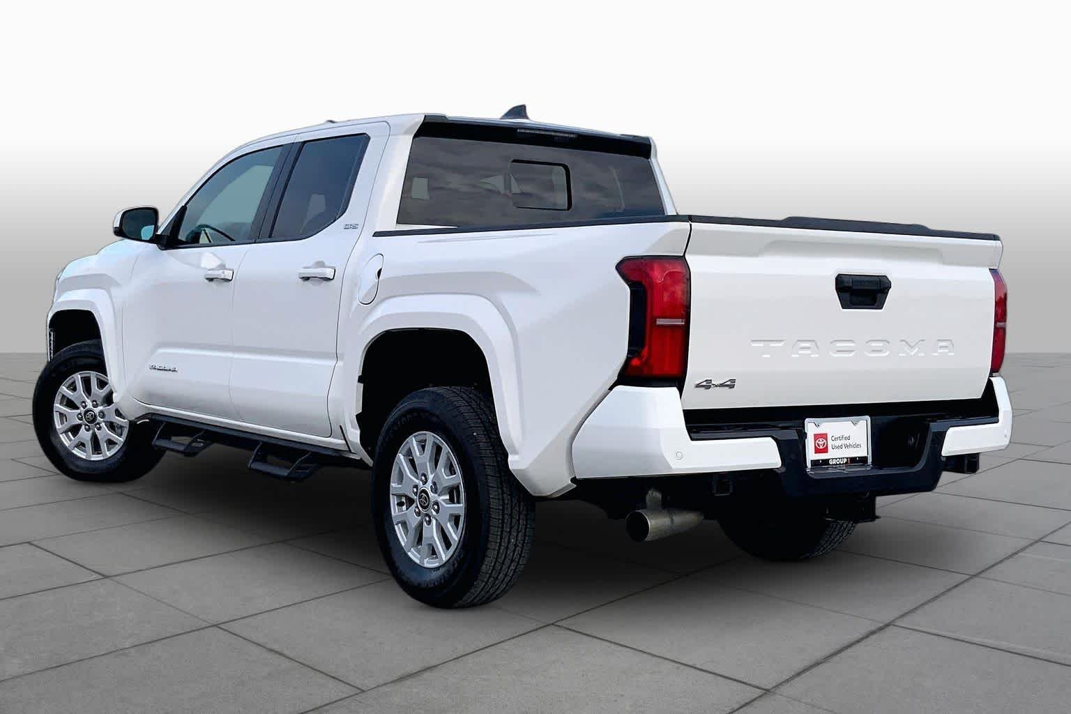 Used 2026 Ice Cap Toyota SR5 image 12